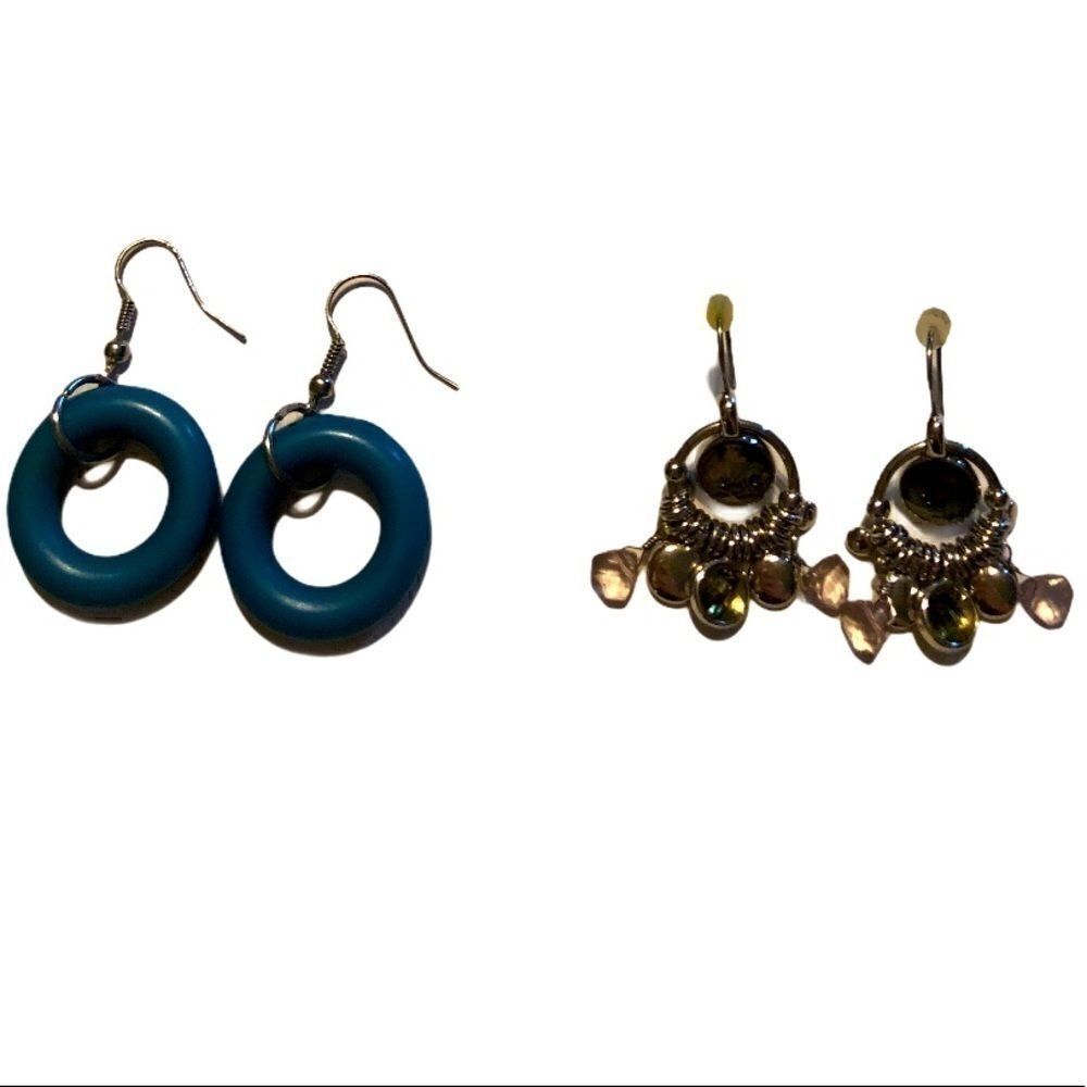 3/$15 or 5/$20 2 pair earrings